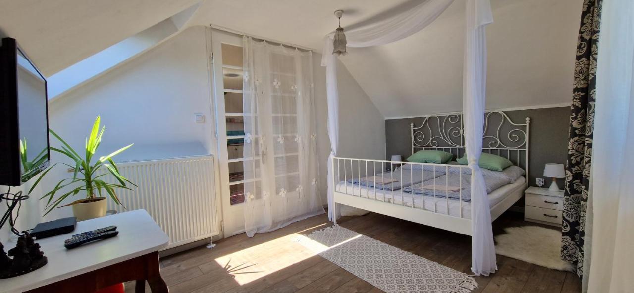 Boholand Apartman Eger Exterior photo